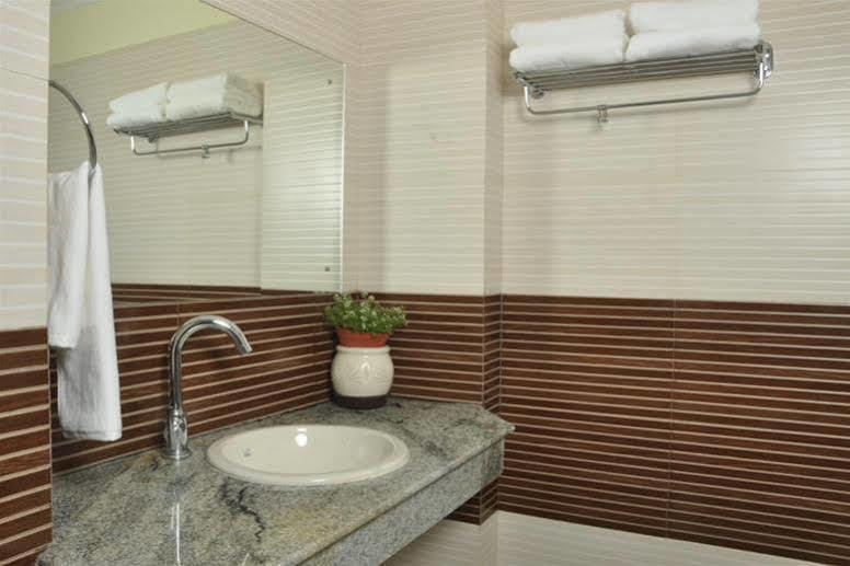 Moments Otel Kalküta Dış mekan fotoğraf