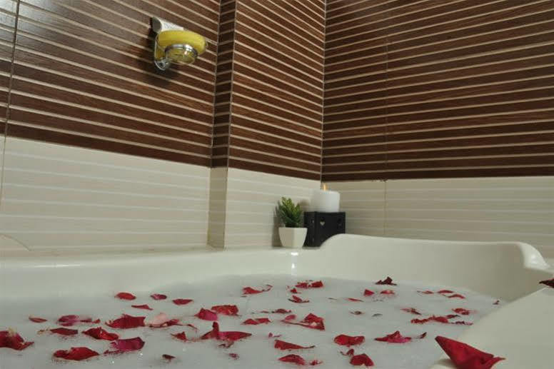 Moments Otel Kalküta Dış mekan fotoğraf